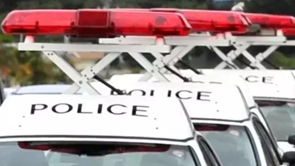 バイク事故で高1の男子生徒が死亡　原付きに2人乗り、街灯に衝突　沖縄・うるま市勝連の県道