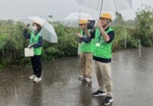 竜巻とみられる突風の現地調査　沖縄・石垣島地方気象台が6人派遣　車横転や窓が割れるなど被害