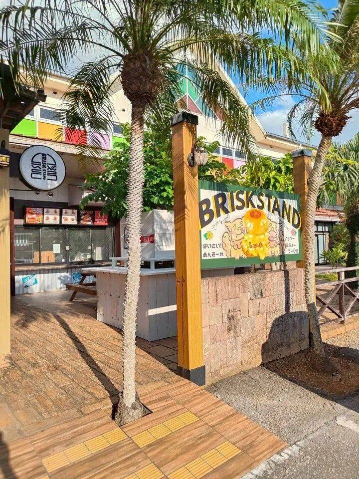 バーガー“日本一”の店、なぜ名護に？　「BRISK STAND」が沖縄初上陸