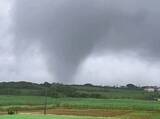 「【台風26号】沖縄・国頭村で1時間120ミリ超の大雨　小浜島で竜巻か」の画像1