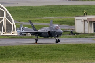 Ｆ３５Ｂステルス戦闘機４機   嘉手納基地に飛来　