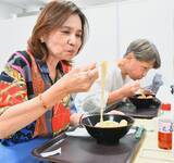 「「本場のうどんはおいしい」　四国の名産品を味わえる物産展　那覇市で11月24日まで」の画像1