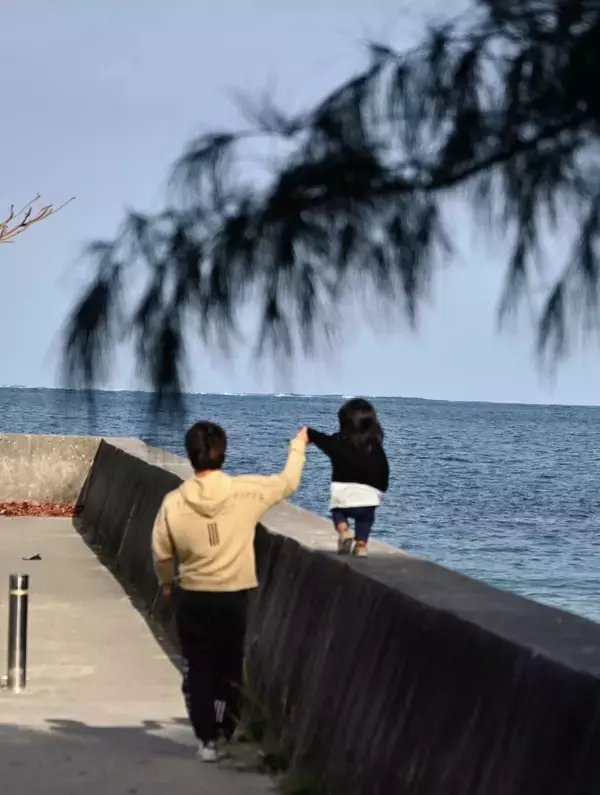 ［沖縄days］夕暮れ時の海辺