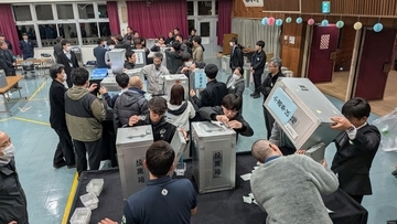 16年ぶりの読谷村長選、開票が始まる　当落判明は午後11時過ぎか