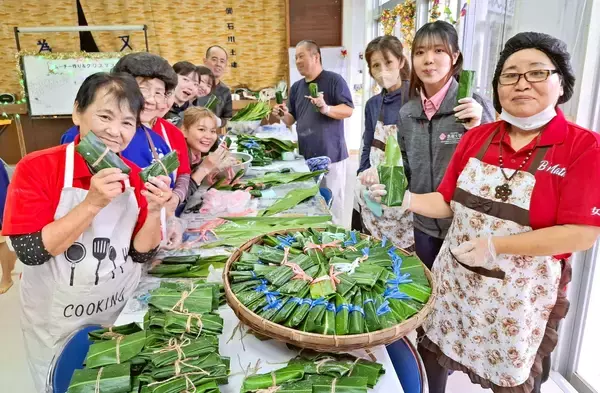 「おいしくなれ」と願い込め　笑顔でムーチー作り500個　沖縄・名護市為又区