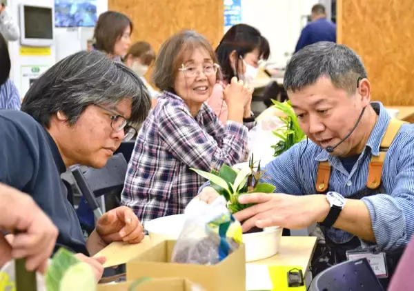 「土いらずで衛生的」ハイドロカルチャーの魅力伝える　「寄せ植え」ノウハウ伝授も　メイクマン浦添本店でセミナー　