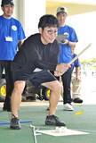 「【動画あり】野球に似た「ぎっちょん」　沖縄・宮古島の昔遊び、30人が熱戦　参加者「遠くに飛ばすとすっきり」」の画像2