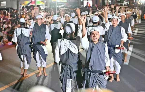 「【写真特集】勇壮な舞　誇り胸に　20年の節目に特別企画も　うるま市エイサーまつり　10月4・5日」の画像