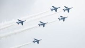 ブルーインパルス　沖縄・八重山3市町で初の展示飛行　3月28日、駐屯地開設10年で