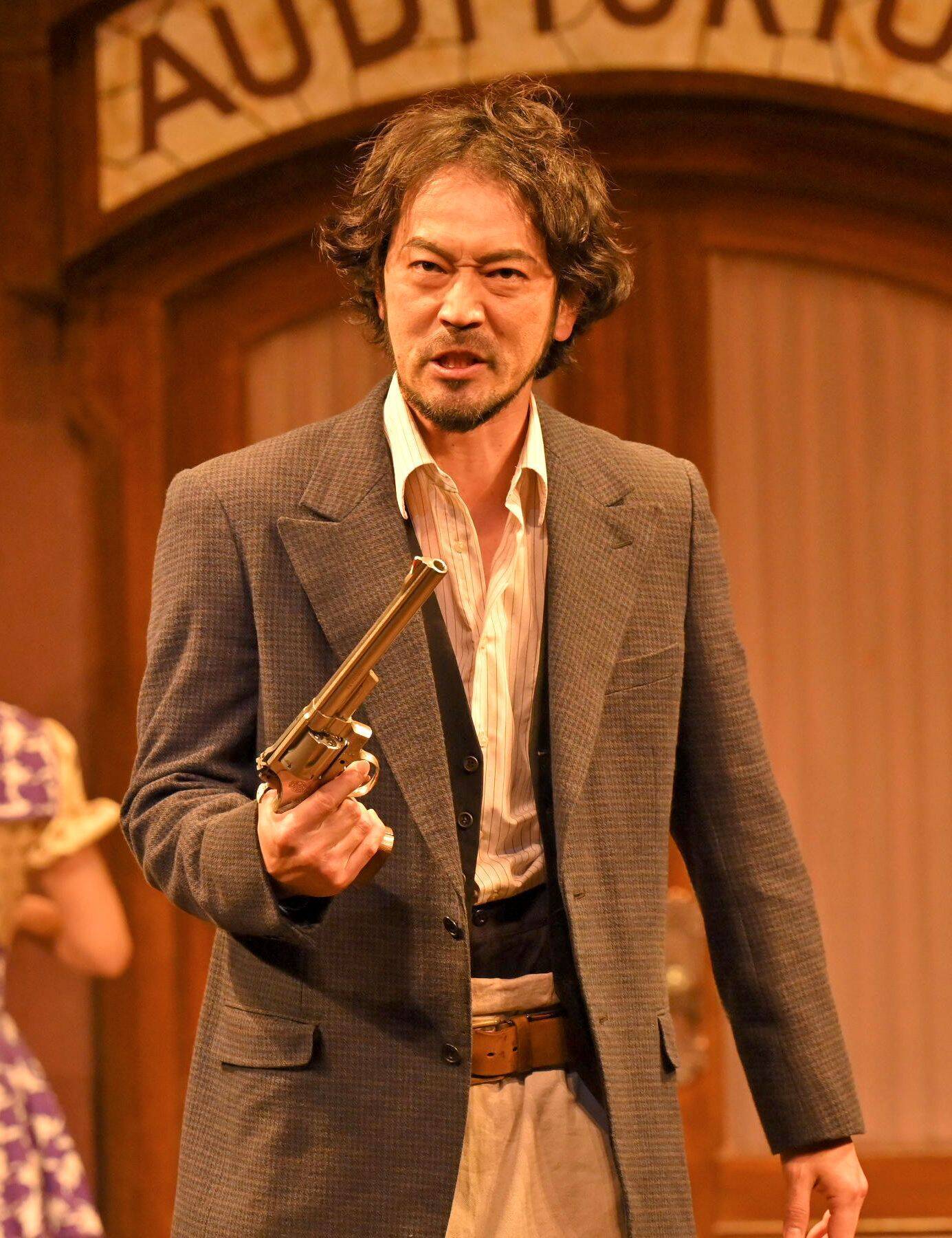 「とびきりハッピーなミュージカル」　主人公の敵役を演じる渡久山慶さん　劇団四季の「クレイジー・フォー・ユー」