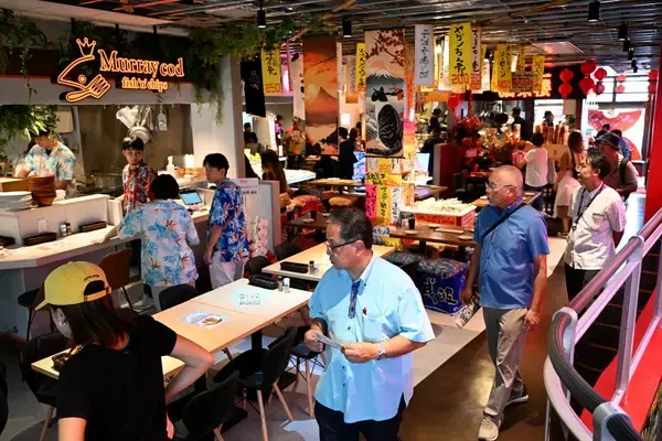 【全店写真付き】那覇のマチグヮーで“はしご酒グルメ”！ 新名所 「マキシカーニバル」全18店舗完全ガイド