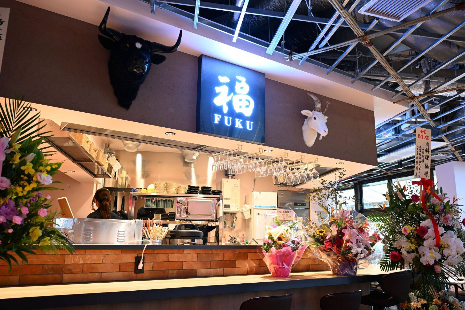 【全店写真付き】那覇のマチグヮーで“はしご酒グルメ”！ 新名所 「マキシカーニバル」全18店舗完全ガイド