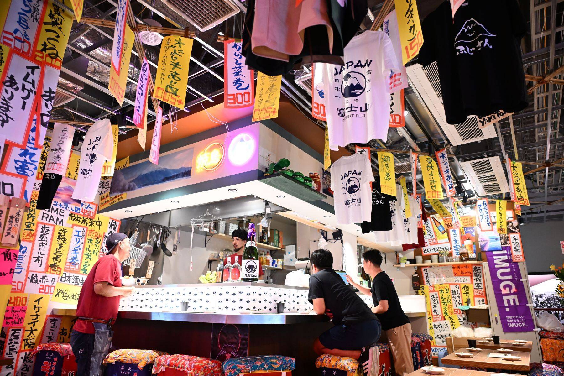 【全店写真付き】那覇のマチグヮーで“はしご酒グルメ”！ 新名所 「マキシカーニバル」全18店舗完全ガイド