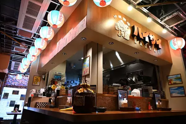 「【全店写真付き】那覇のマチグヮーで“はしご酒グルメ”！ 新名所 「マキシカーニバル」全18店舗完全ガイド」の画像