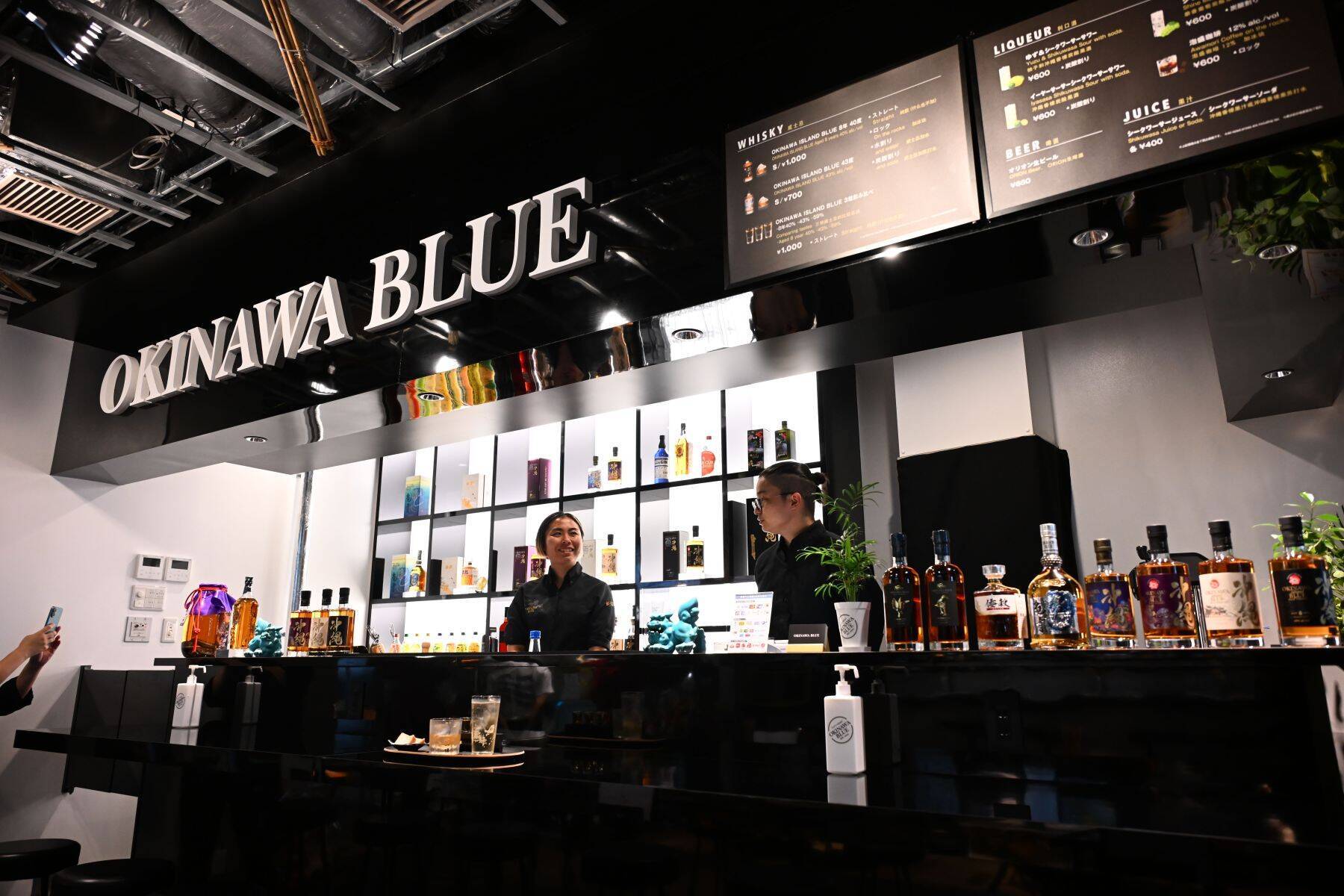 【全店写真付き】那覇のマチグヮーで“はしご酒グルメ”！ 新名所 「マキシカーニバル」全18店舗完全ガイド