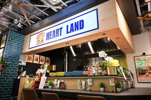 「【全店写真付き】那覇のマチグヮーで“はしご酒グルメ”！ 新名所 「マキシカーニバル」全18店舗完全ガイド」の画像