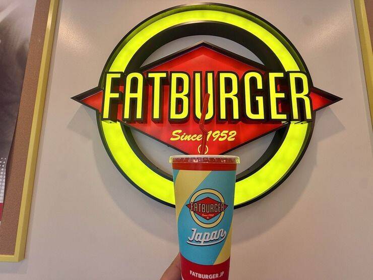 【嘉手納町】アメリカ発の大人気ハンバーガー屋『FATBURGER OKINAWA』沖縄上陸！プレオープン初日に行ってきたよ♪【美ら浜つーしん】