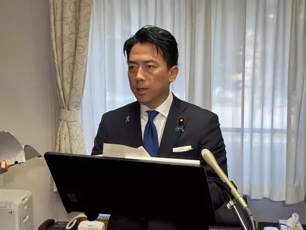 小泉防衛相「コメント差し控える」　米兵による不同意わいせつ容疑で