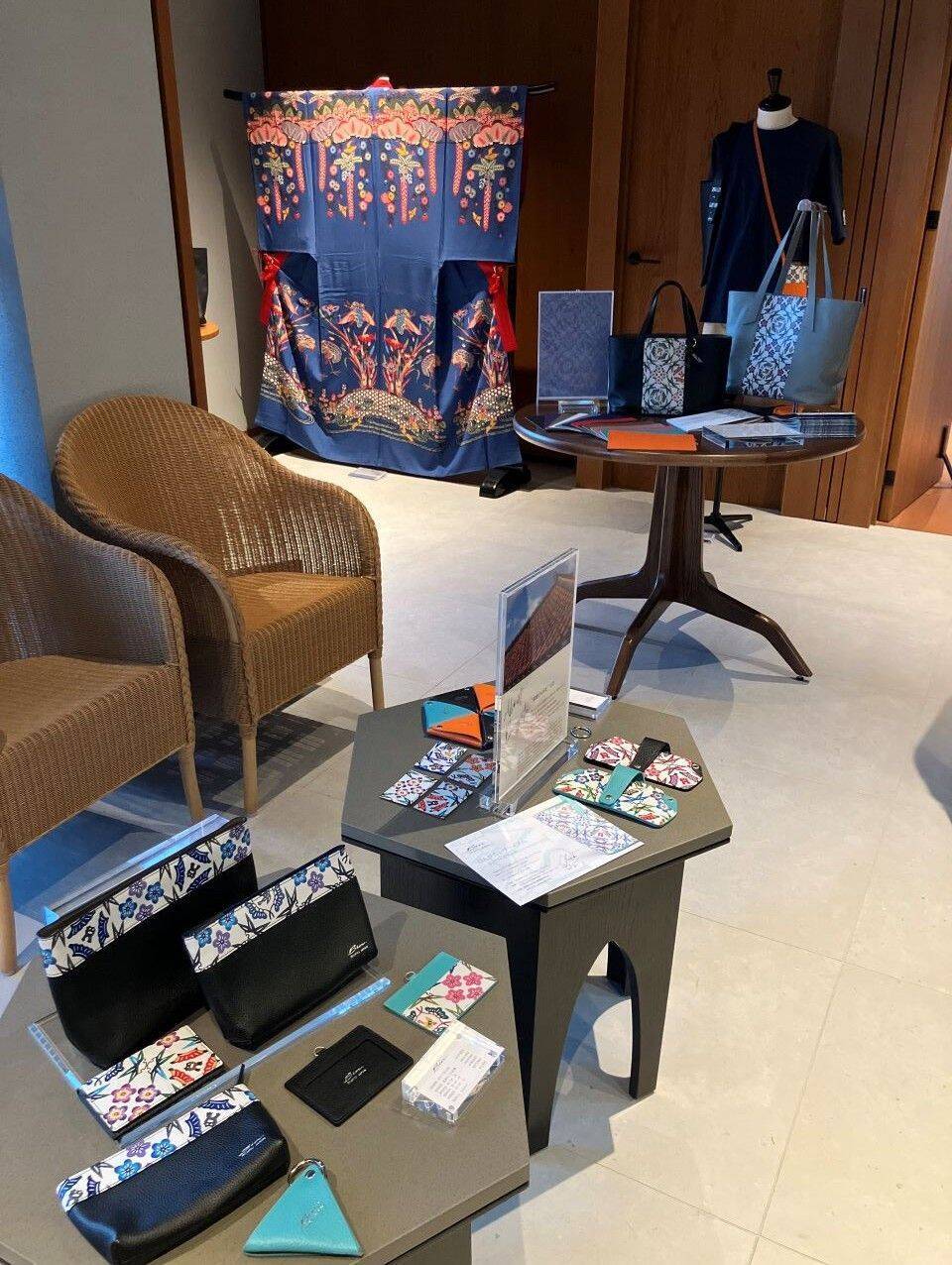 大人のリゾートライフを意識　琉球びんがたレザーブランド｢Bin.｣発表会　那覇市久茂地、10月19日まで