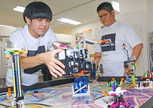 「世界を目指す」と気合　沖縄の小中高校生「チームRKブラザーズ」、レゴを使ったロボット競技で九州V　全国大会は東大で