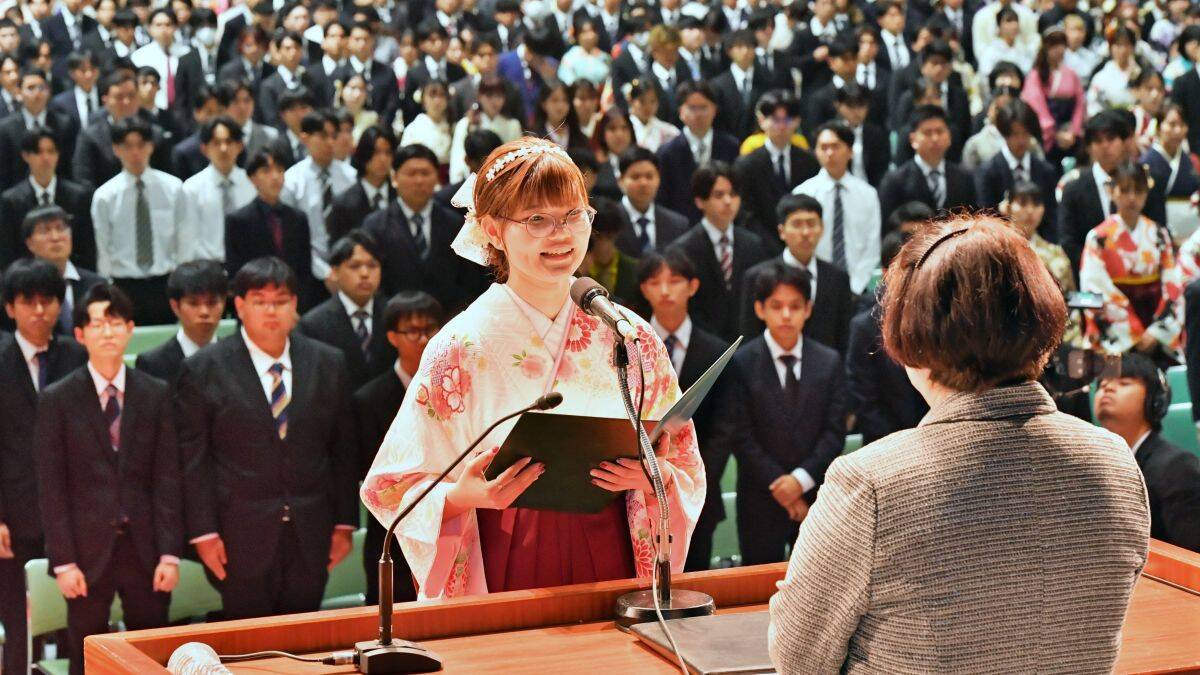「社会貢献できるよう成長続ける」コロナ禍乗り越え琉球大で卒業式　1600人が門出
