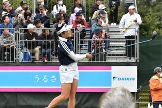 春告げるダイキンゴルフ、沖縄で開幕　県勢の吉﨑マーナ、首位に４打差
