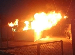 「火が3～4メートル上がり…」　沖縄・南城市大里で民家全焼　けが人なし【動画あり】