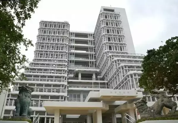 楽しみの初給食が一転…ふりかけご飯に　那覇市7校、原因は野鳥