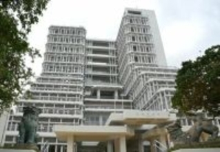 楽しみの初給食が一転…ふりかけご飯に　那覇市7校、原因は野鳥