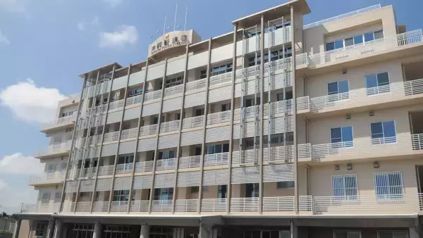 「　「外国人が暴れている」車蹴りへこませる　器物破損の疑いで現行犯逮捕　佐世保基地所属の米兵が沖縄市で」の画像