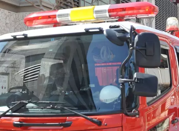 「火柱が上がっている」と119番通報　北谷町のホテルで火災、客室から意識不明の男性を発見