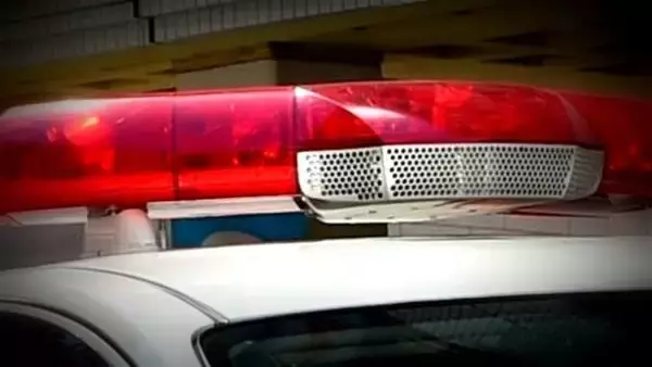 タクシー降りた直後、同じタクシーと衝突　69歳の女性、搬送後に死亡