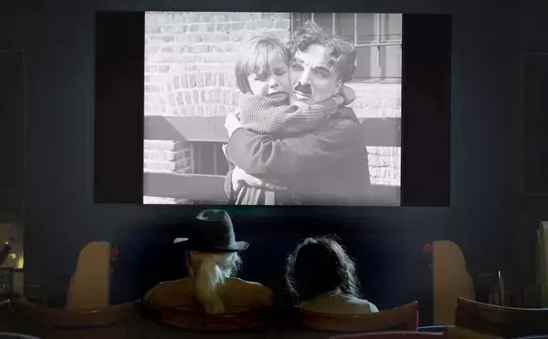 【桜坂劇場・下地久美子の映画コレ見た？】『チャップリン』喜劇王　ルーツを誇りに