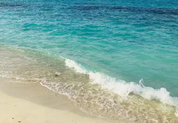 無人のSUP、宜野湾マリーナ沖で漂流　海保が所有者を捜索