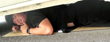 先生、どこに隠れてるんですか！ 校長も本気のかくれんぼ　沖縄県南城市・佐敷中、恒例行事で「絆」深める