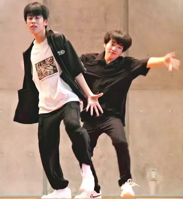 「先生、どこに隠れてるんですか！ 校長も本気のかくれんぼ　沖縄県南城市・佐敷中、恒例行事で「絆」深める」の画像