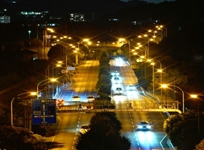 ［沖縄days］このフォルム、何かにそっくり？　南風原町の国道507号