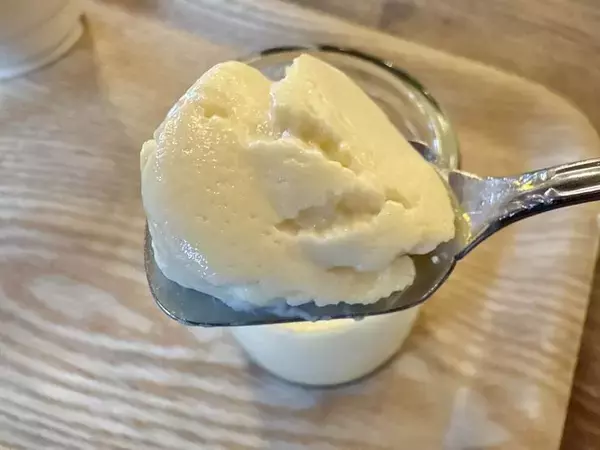 「【恩納村】アンティークな空間を楽しめるプリン専門カフェ『SUGAR BROTHERS』へ行ってきました♪【美ら浜つーしん】」の画像