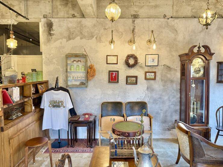 【恩納村】アンティークな空間を楽しめるプリン専門カフェ『SUGAR BROTHERS』へ行ってきました♪【美ら浜つーしん】