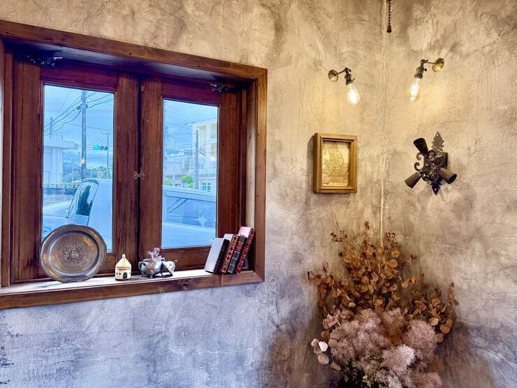 【恩納村】アンティークな空間を楽しめるプリン専門カフェ『SUGAR BROTHERS』へ行ってきました♪【美ら浜つーしん】