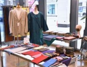 耐久性・保湿・吸水に優れた会津木綿　特性生かしたジャケットや小物などを販売　那覇・タイムスビル、1月18日まで