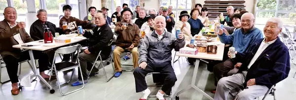 「地元の米と塩で手作りお守り　交通安全願い320個を区民に配る　沖縄・名護市」の画像