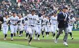 「【速報】沖縄尚学が初戦敗退、夏春連覇逃す　帝京に3-4で逆転負け　センバツ高校野球」の画像1