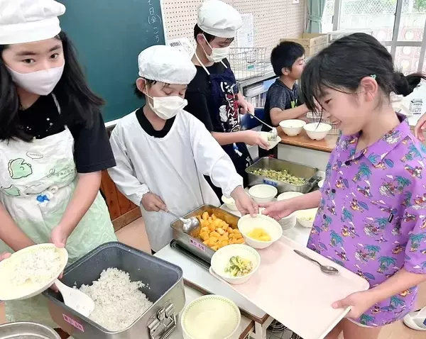 マンゴー100キロ「地元の子どもたちに」　プレゼントしたのは…沖縄・今帰仁村の小中学校で給食に