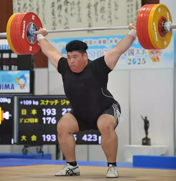 重量挙げ・知念がトータル2位　成年男子109キロ超級　国民スポーツ大会