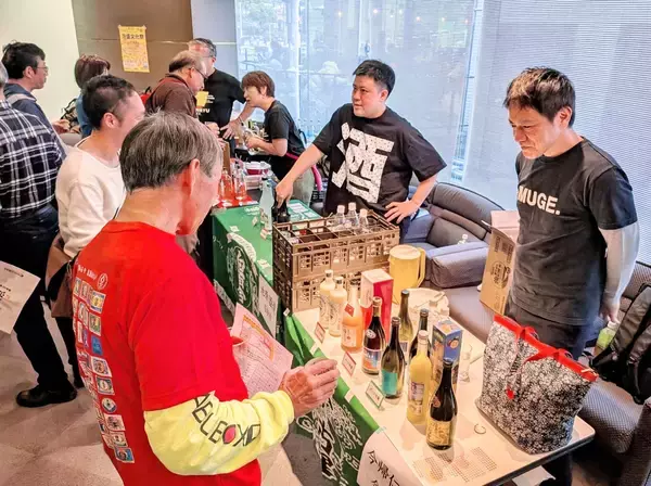 ロック、水割り、炭酸割り…！さまざまな泡盛の飲み方を提案　140人、魅力に酔う　東京で「文化祭」