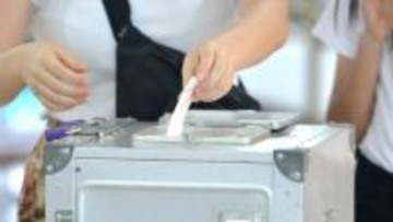 八重瀬町長選告示　新垣安弘氏、神谷たか子氏、神谷信夫氏が立候補　町議補選は4氏　1月25日投開票