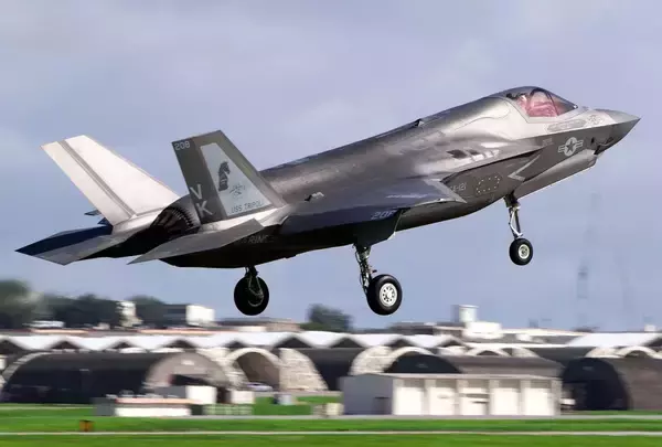 岩国所属のF35Bステルス戦闘機　嘉手納基地に6機飛来　訓練か