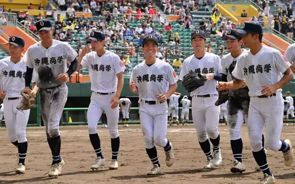 「【速報】沖縄尚学が決勝進出　末吉良丞がマウンド復活、名護に7-0コールド　夏の高校野球沖縄大会」の画像