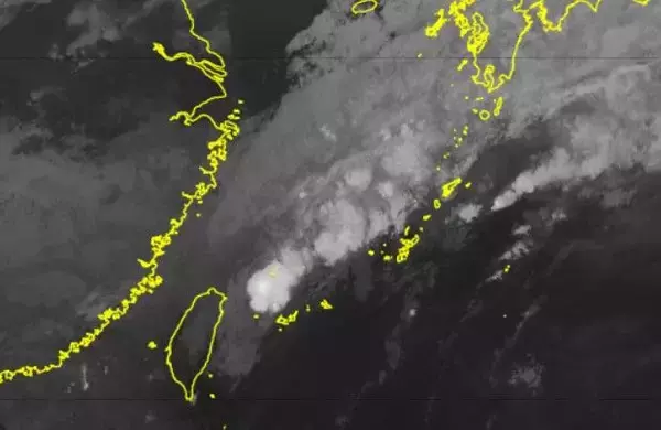 台風26号は温帯低気圧に　気象庁、引き続き警戒呼びかけ【11月13日午前9時】